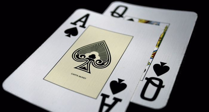 Cards-Poker-Risk-Risky-Gamble-21-700x450.jpg