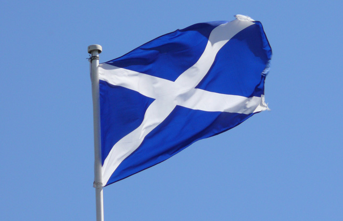 SCOTLAND SALTIRE FLAG 3FT x 2FT LARGE NATIONAL SCOTTISH COLLECTABLE SOUVENIR YES 